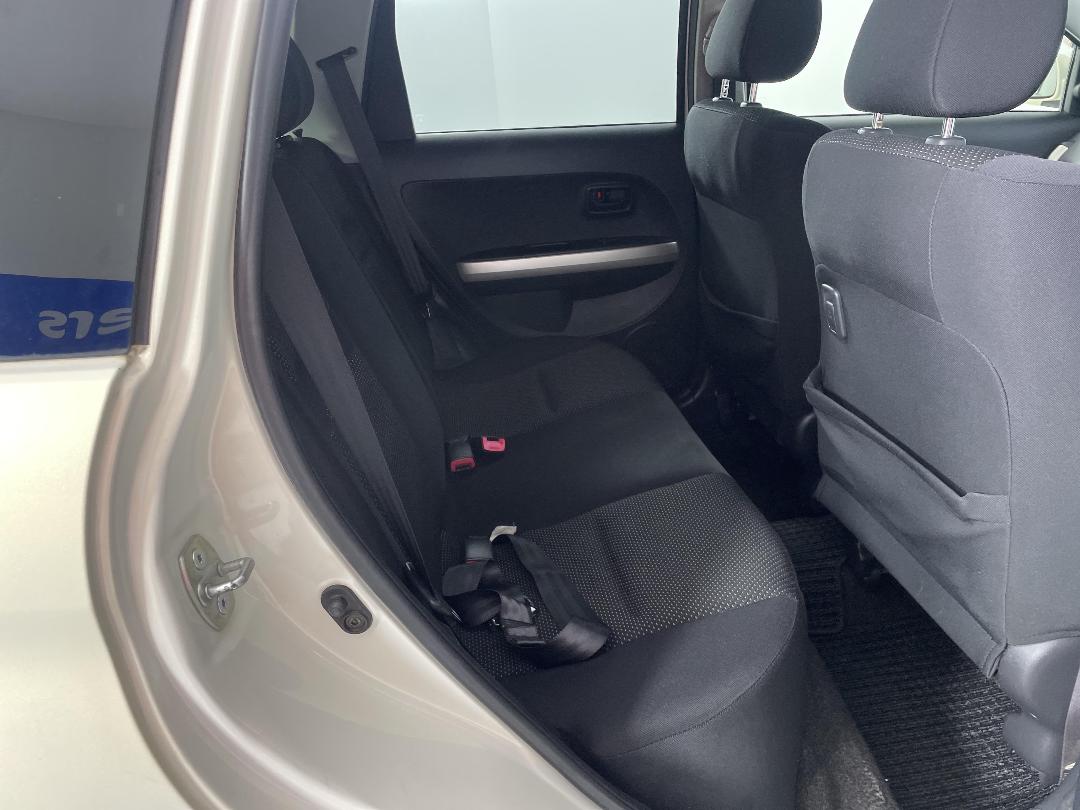 Photo '20' of Toyota IST Photo '20' of Toyota IST