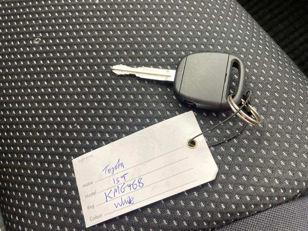 Photo '22' of Toyota IST Photo '22' of Toyota IST