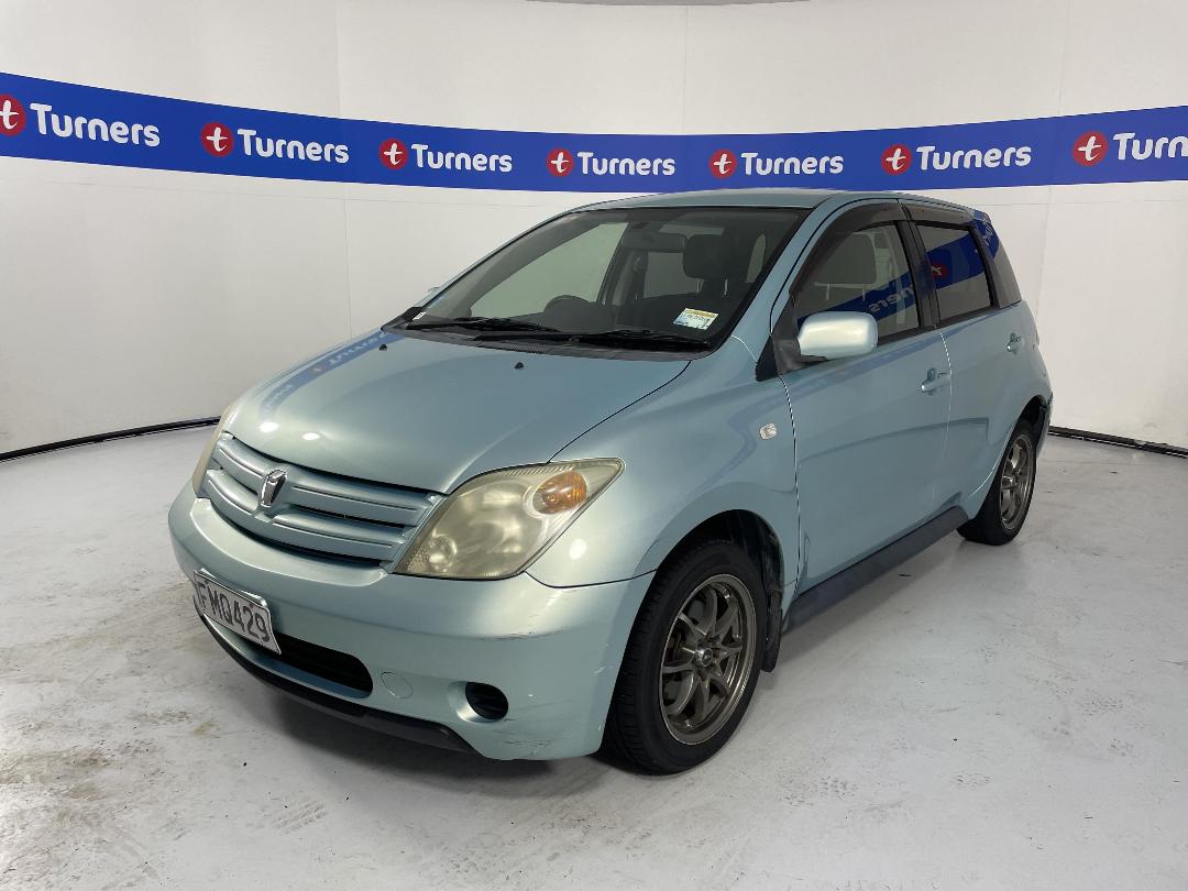 Photo '4' of Toyota IST Photo '4' of Toyota IST