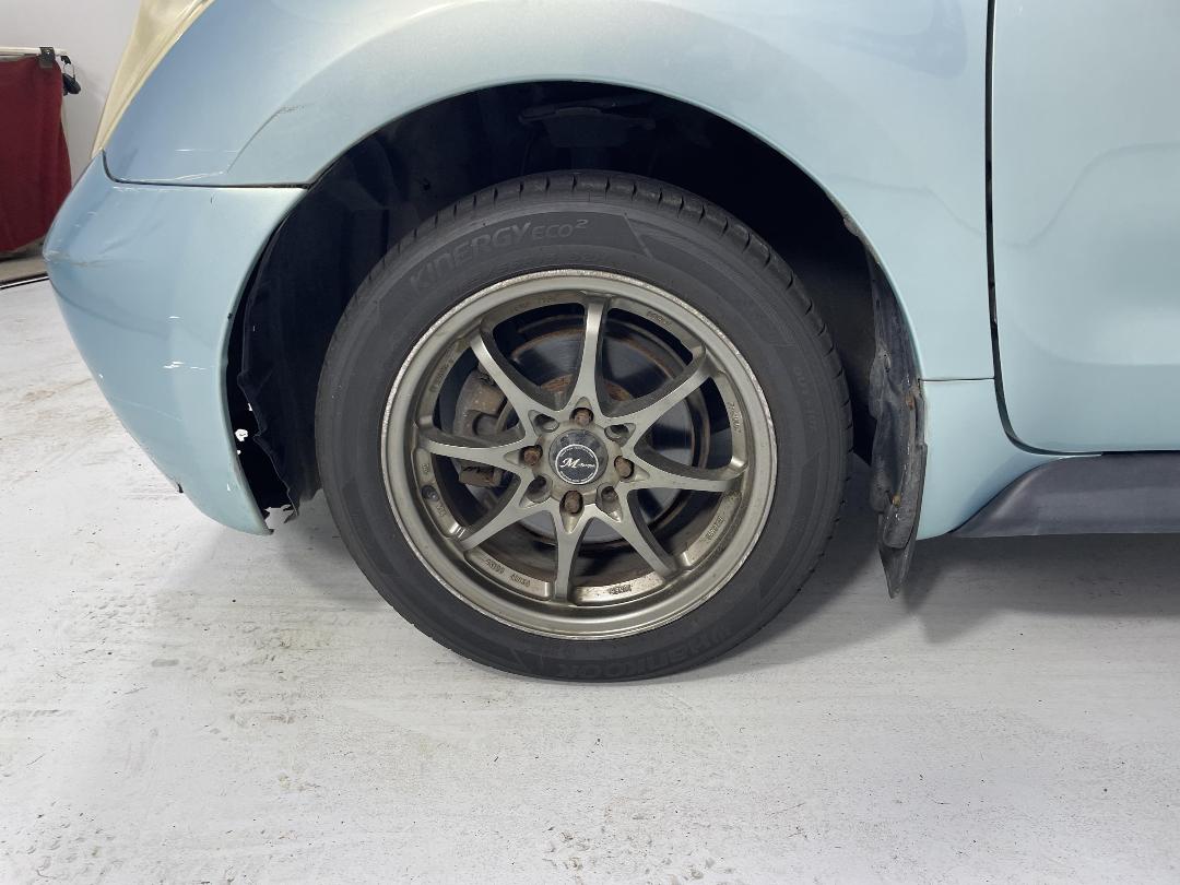 Photo '10' of Toyota IST Photo '10' of Toyota IST