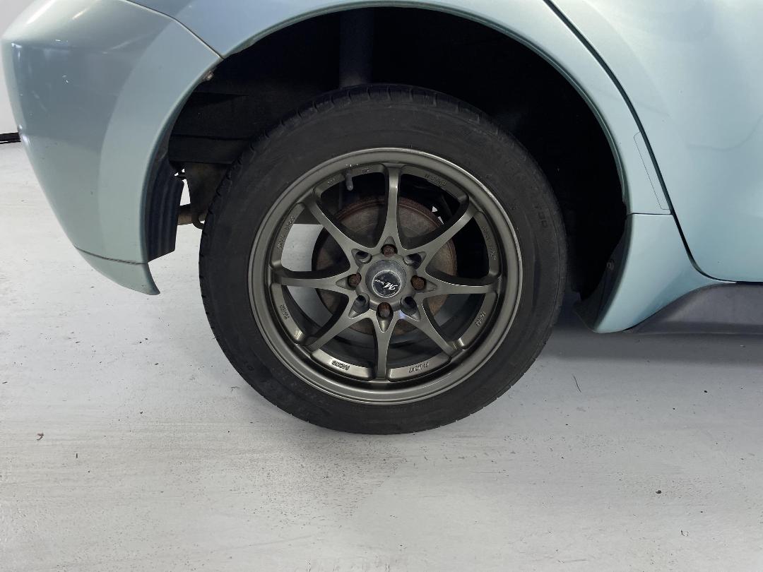 Photo '12' of Toyota IST Photo '12' of Toyota IST