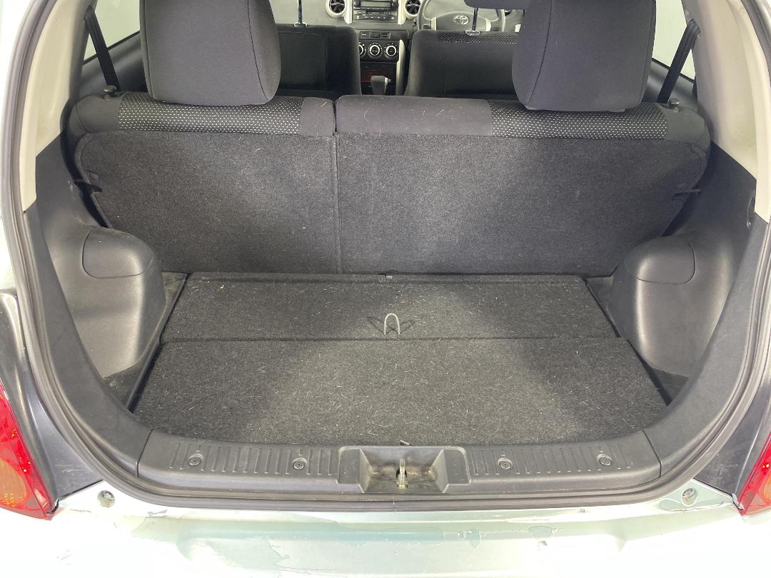 Photo '14' of Toyota IST Photo '14' of Toyota IST