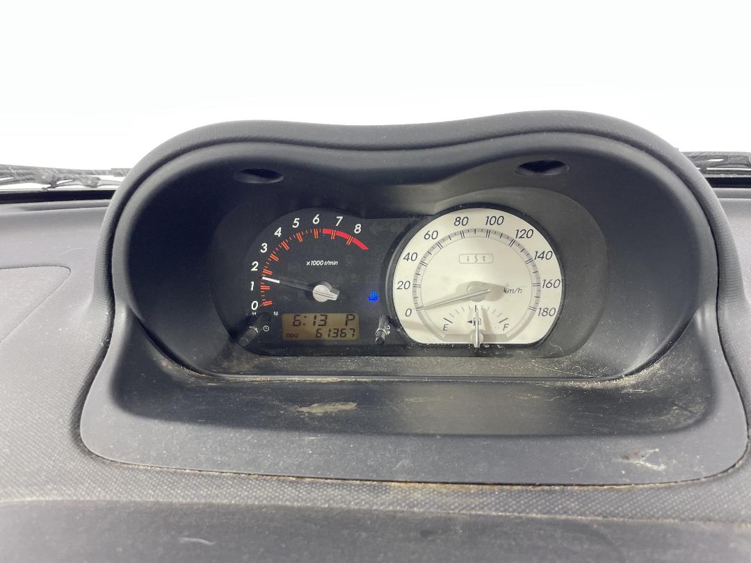 Photo '21' of Toyota IST Photo '21' of Toyota IST