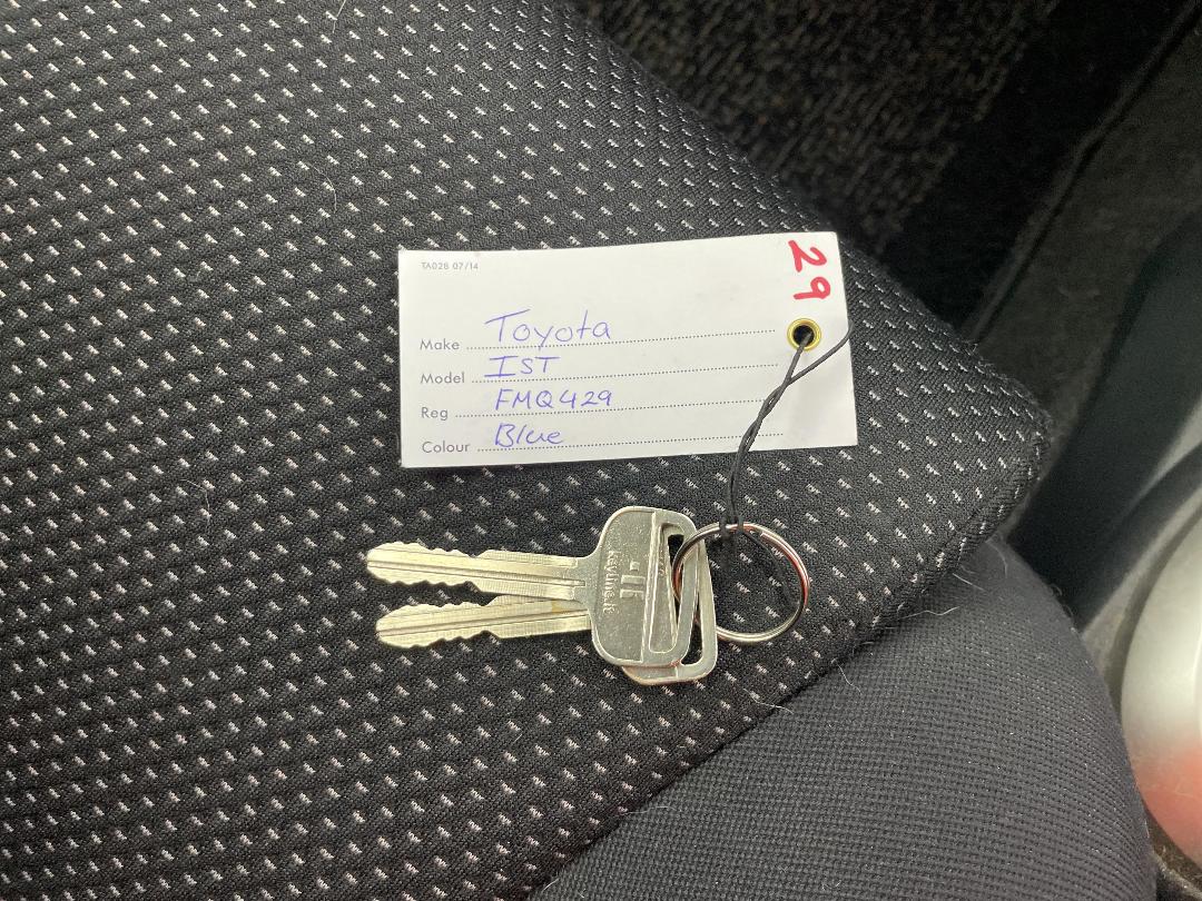 Photo '22' of Toyota IST Photo '22' of Toyota IST