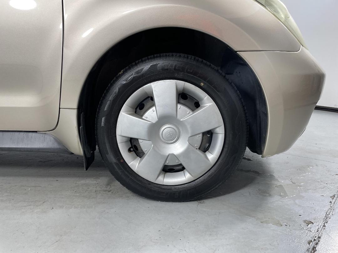 Photo '9' of Toyota IST