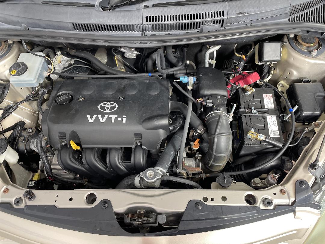 Photo '13' of Toyota IST