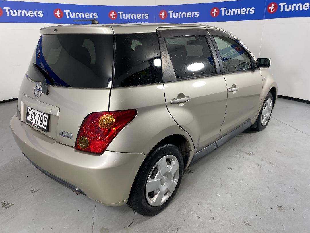 Photo '7' of Toyota IST