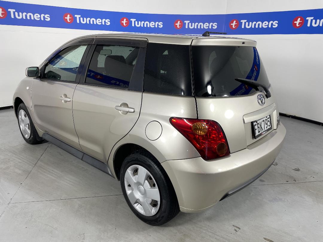 Photo '5' of Toyota IST