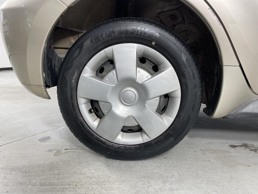 Photo '12' of Toyota IST