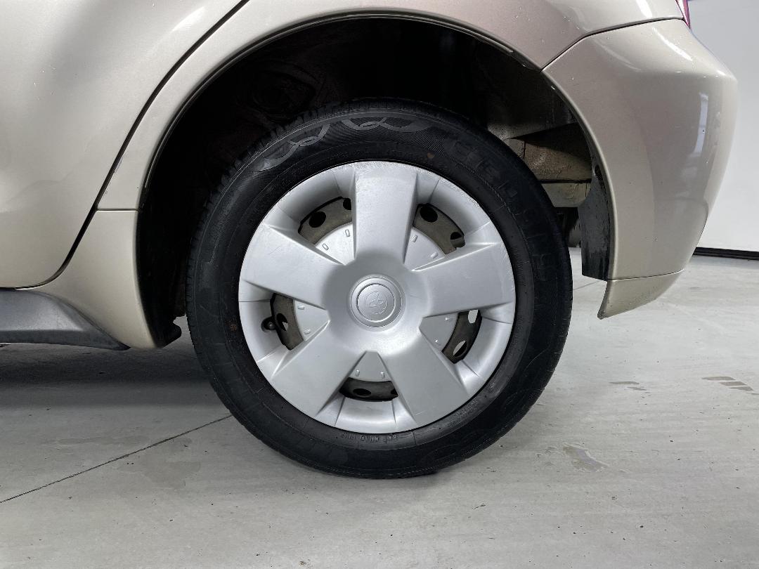 Photo '11' of Toyota IST