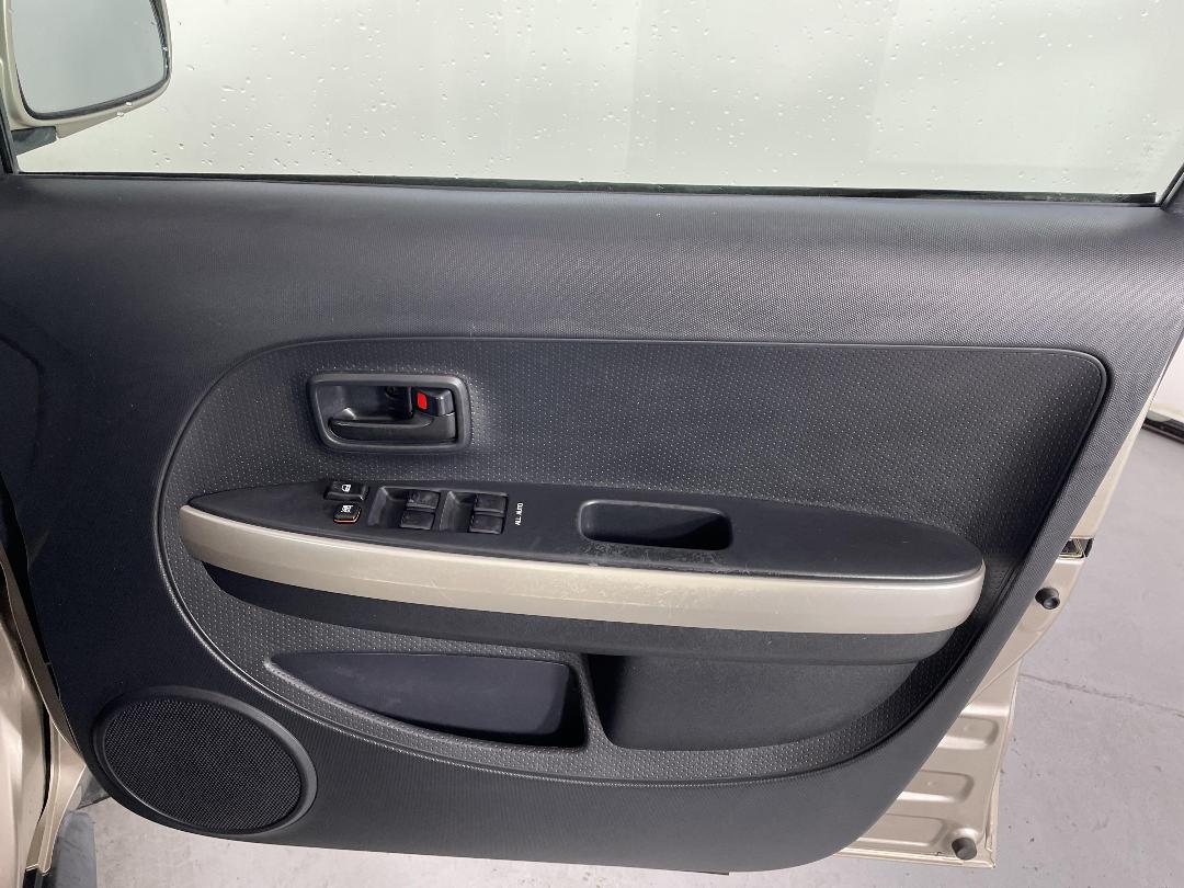 Photo '15' of Toyota IST