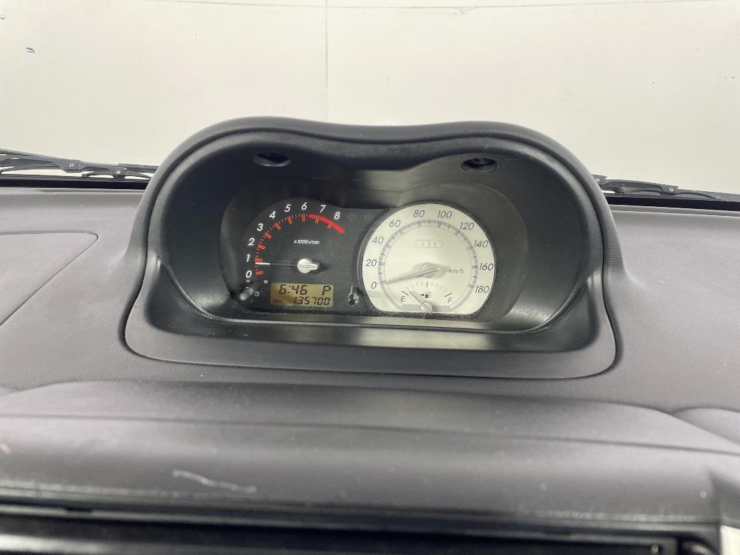 Photo '21' of Toyota IST