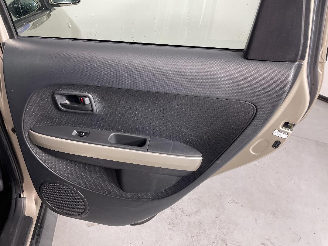 Photo '19' of Toyota IST