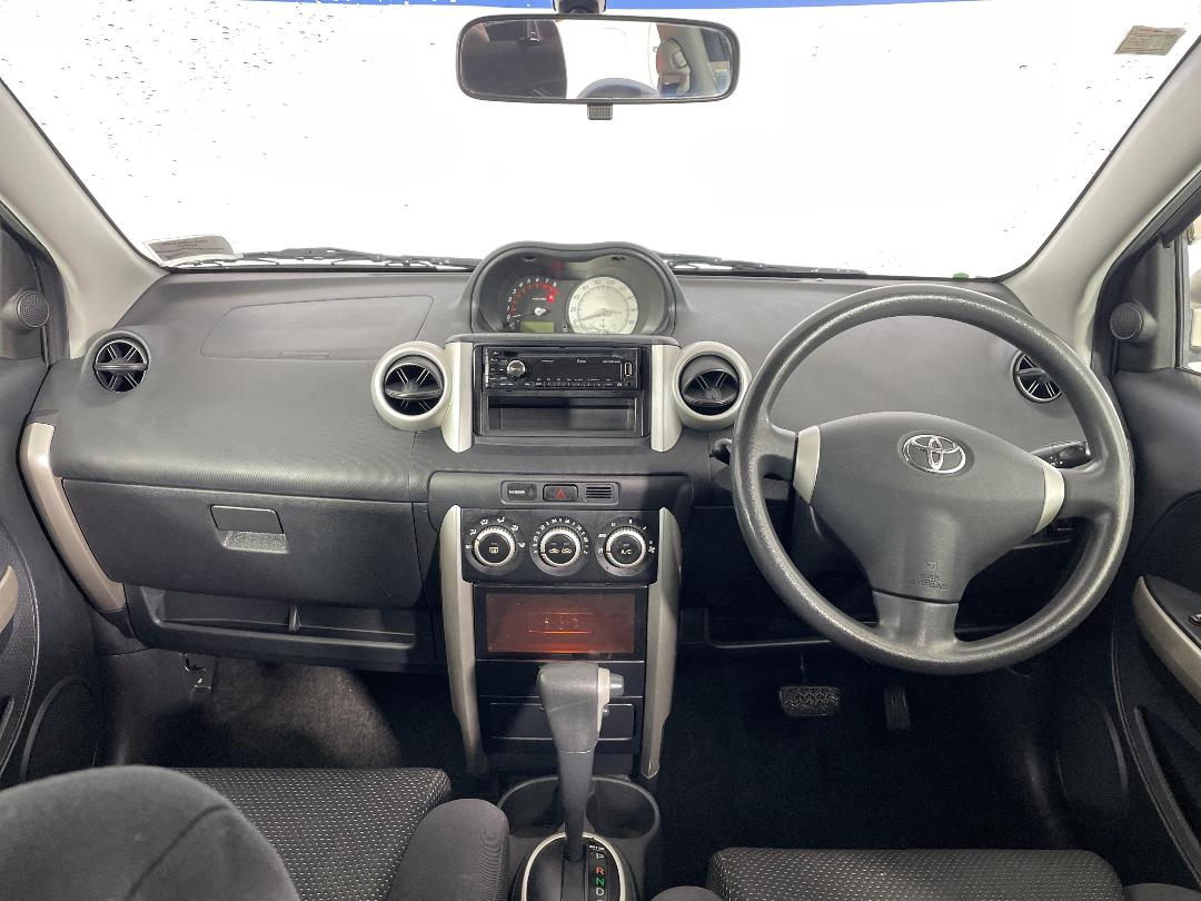 Photo '17' of Toyota IST