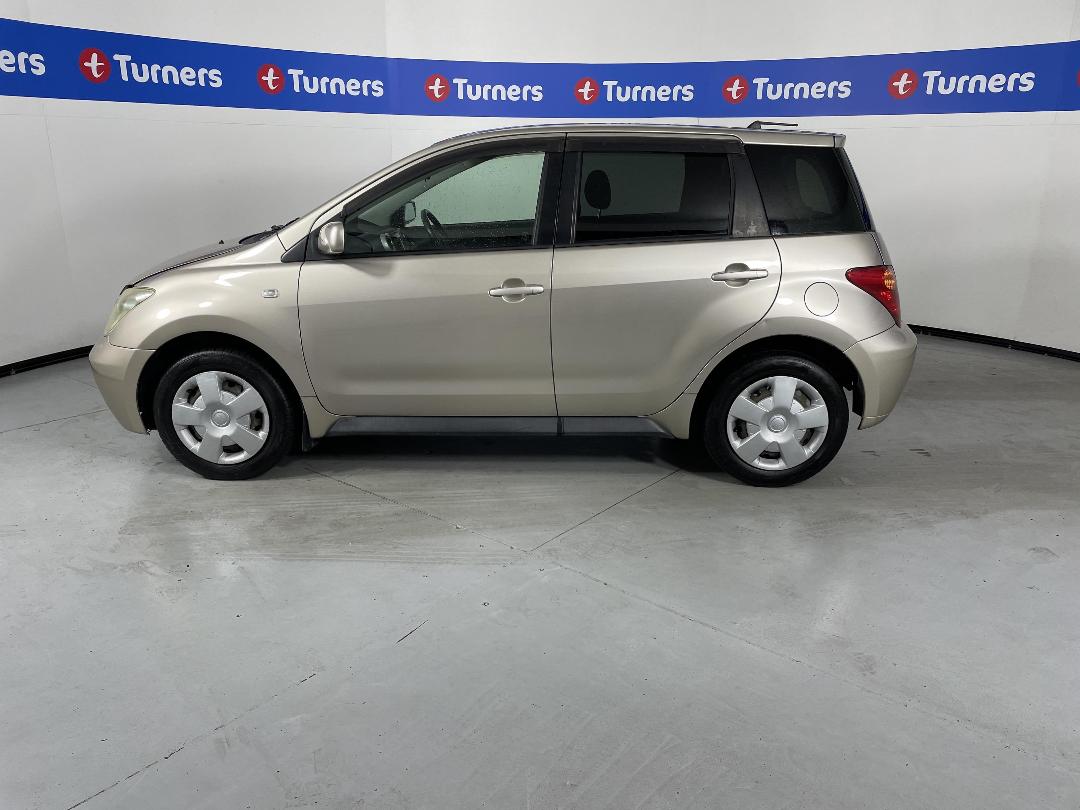 Photo '24' of Toyota IST