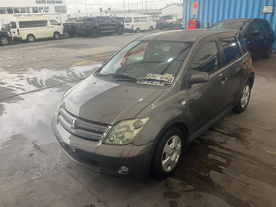 Photo '5' of Toyota IST