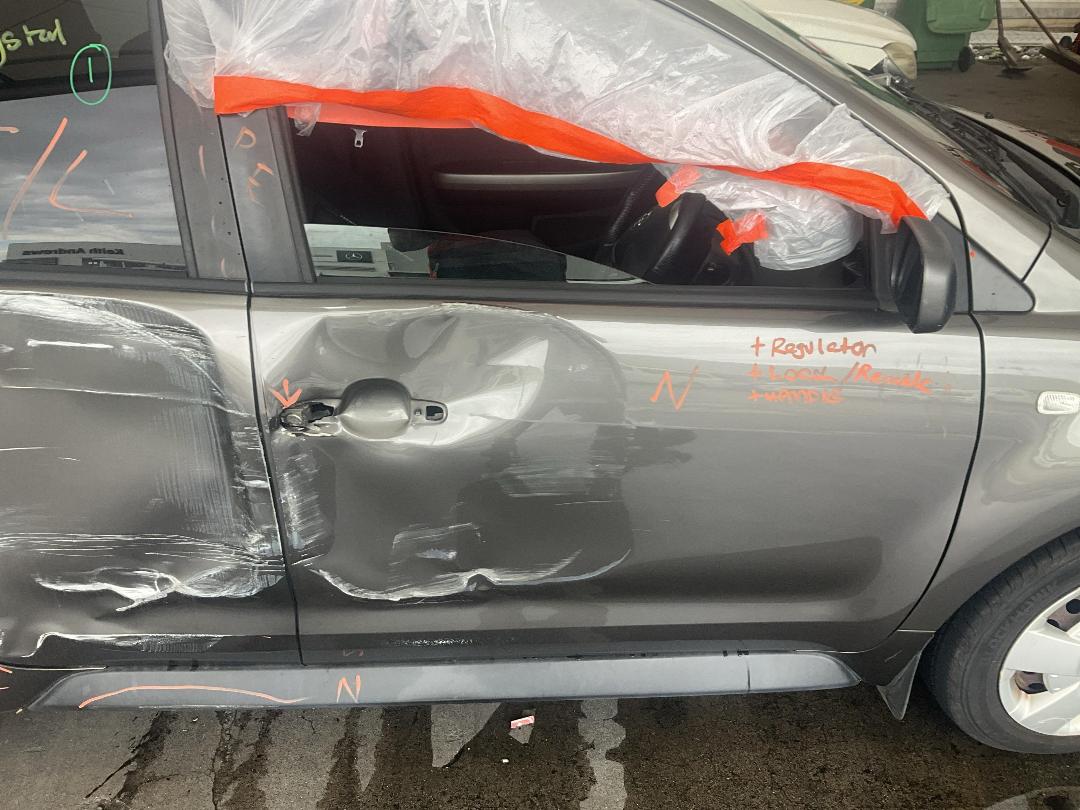 Photo '3' of Toyota IST