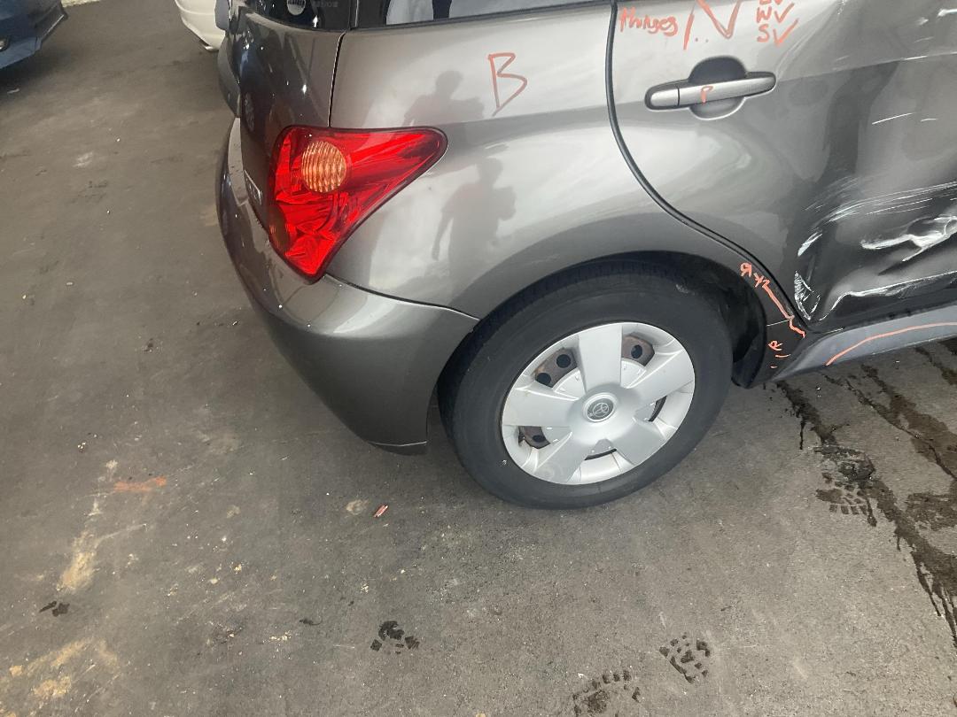 Photo '14' of Toyota IST