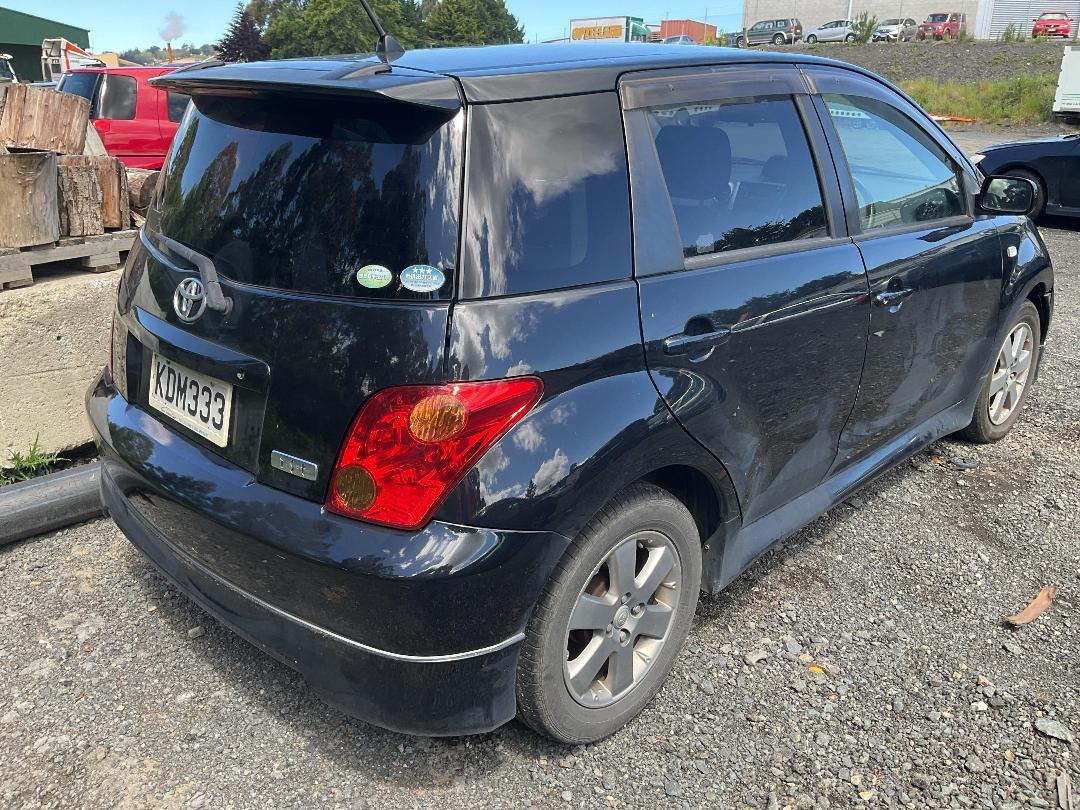 Photo '2' of Toyota IST Photo '2' of Toyota IST