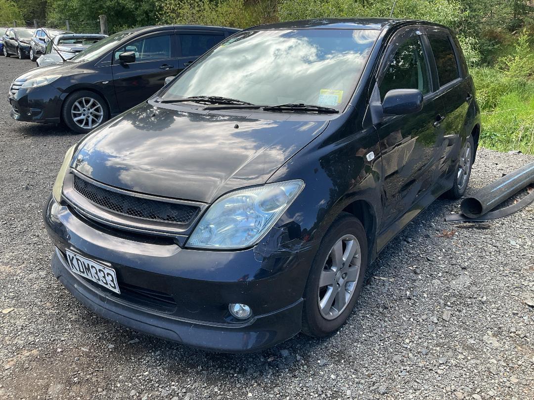 Photo '4' of Toyota IST Photo '4' of Toyota IST