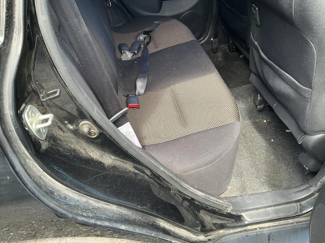 Photo '10' of Toyota IST Photo '10' of Toyota IST