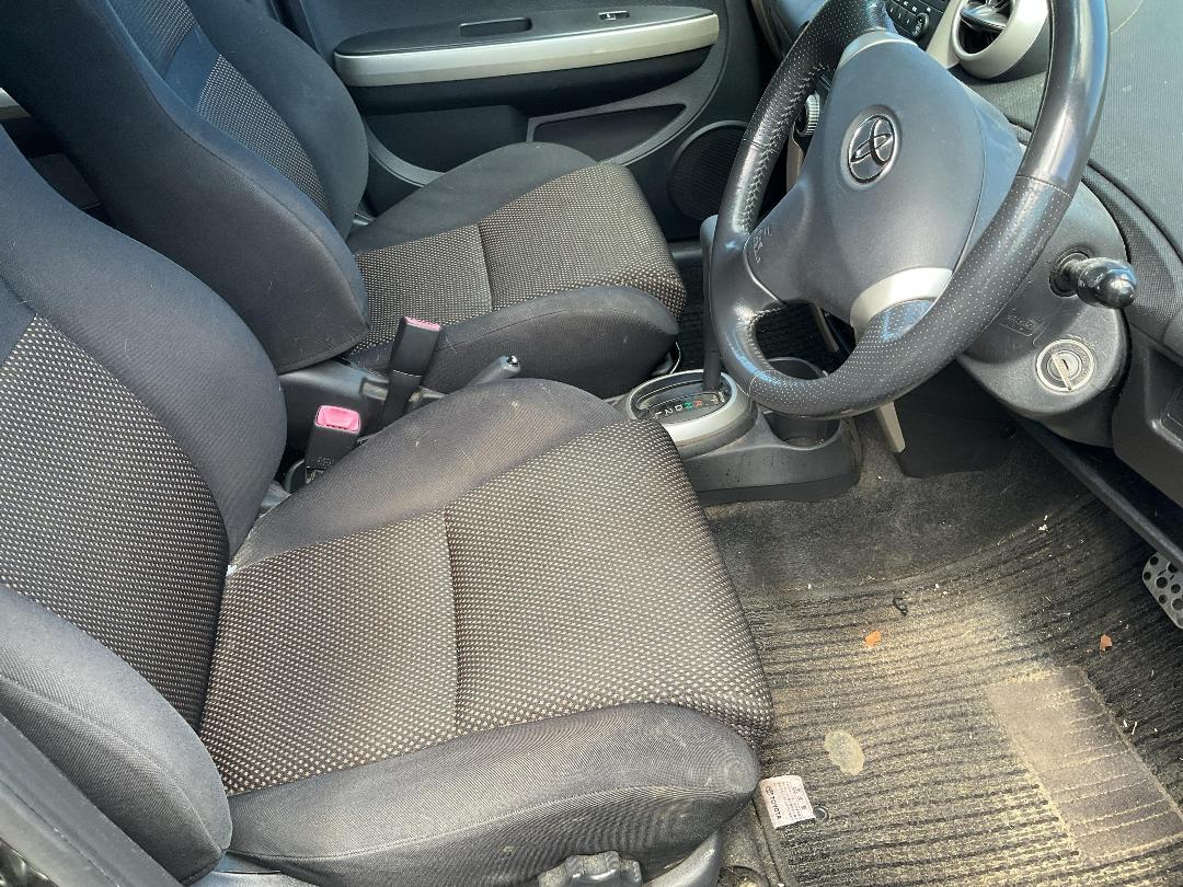 Photo '9' of Toyota IST Photo '9' of Toyota IST