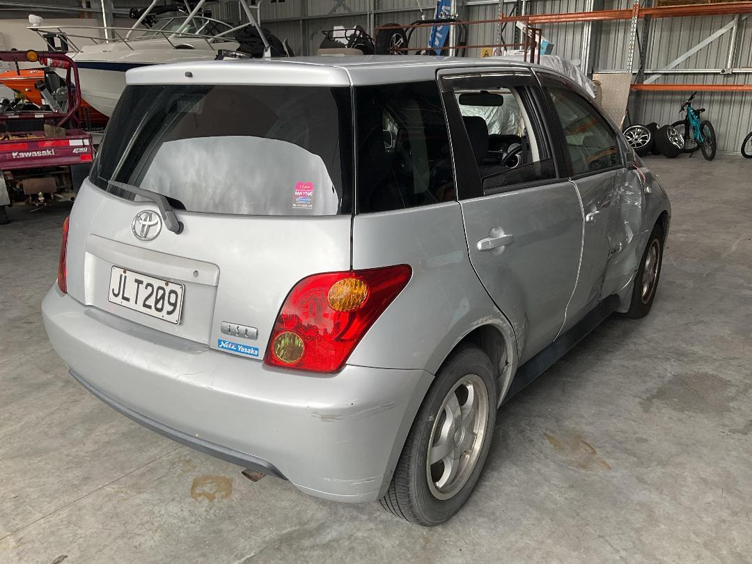 Photo '4' of Toyota IST Photo '4' of Toyota IST