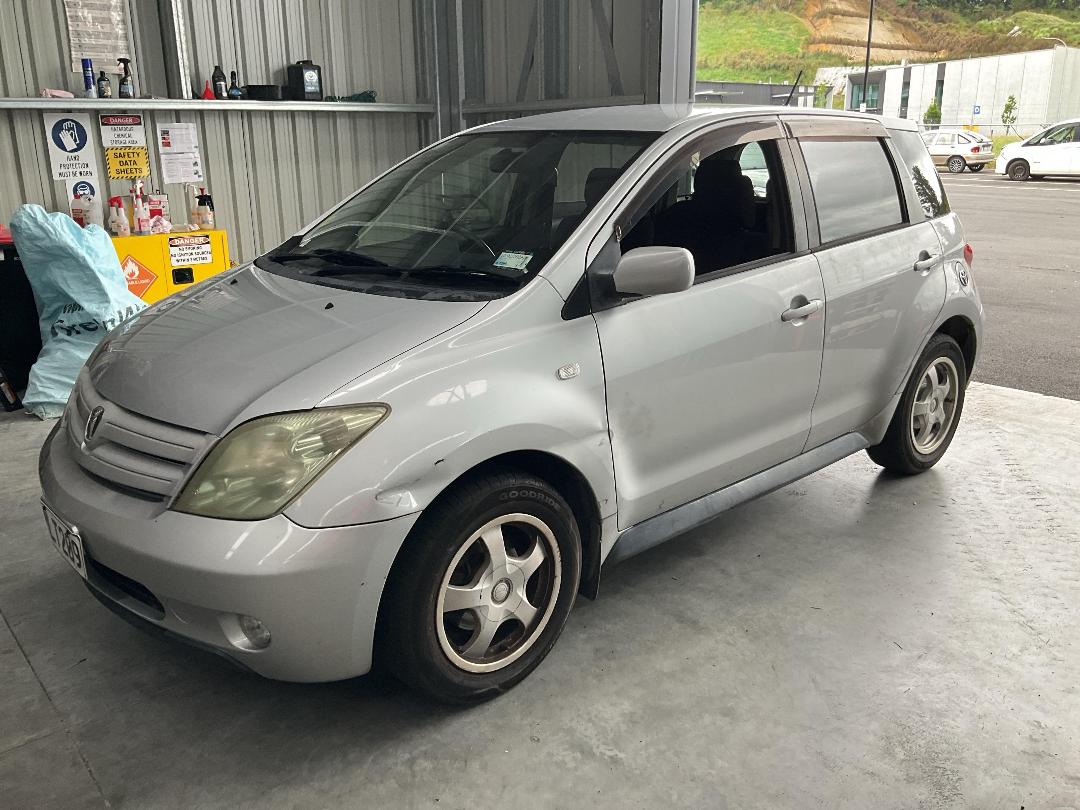 Photo '2' of Toyota IST Photo '2' of Toyota IST