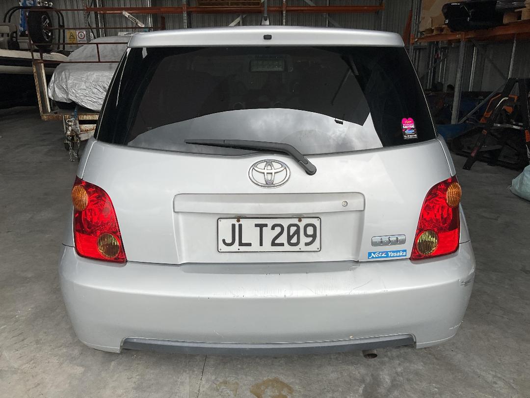 Photo '8' of Toyota IST Photo '8' of Toyota IST