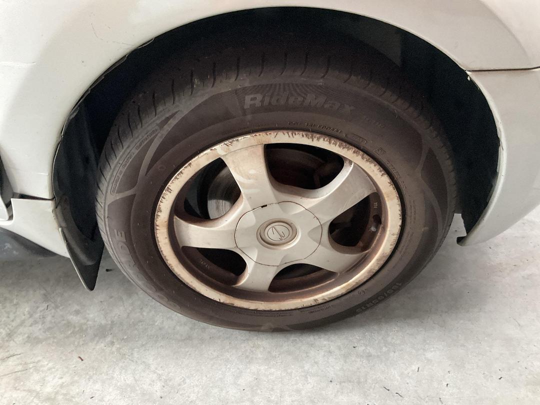 Photo '10' of Toyota IST Photo '10' of Toyota IST