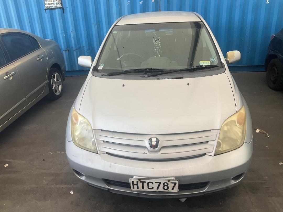 Photo '5' of Toyota IST Photo '5' of Toyota IST