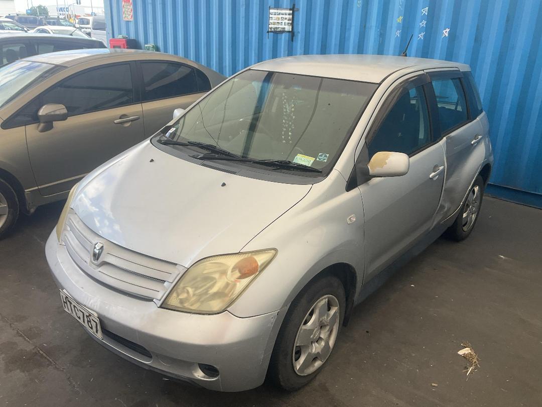 Photo '6' of Toyota IST Photo '6' of Toyota IST