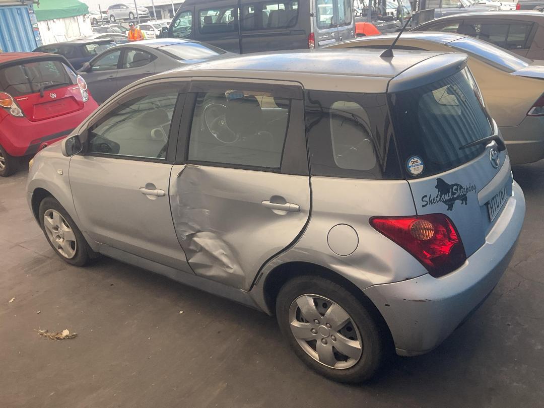 Photo '11' of Toyota IST Photo '11' of Toyota IST