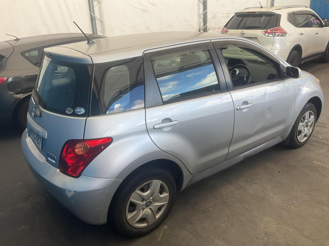 Photo '14' of Toyota IST Photo '14' of Toyota IST