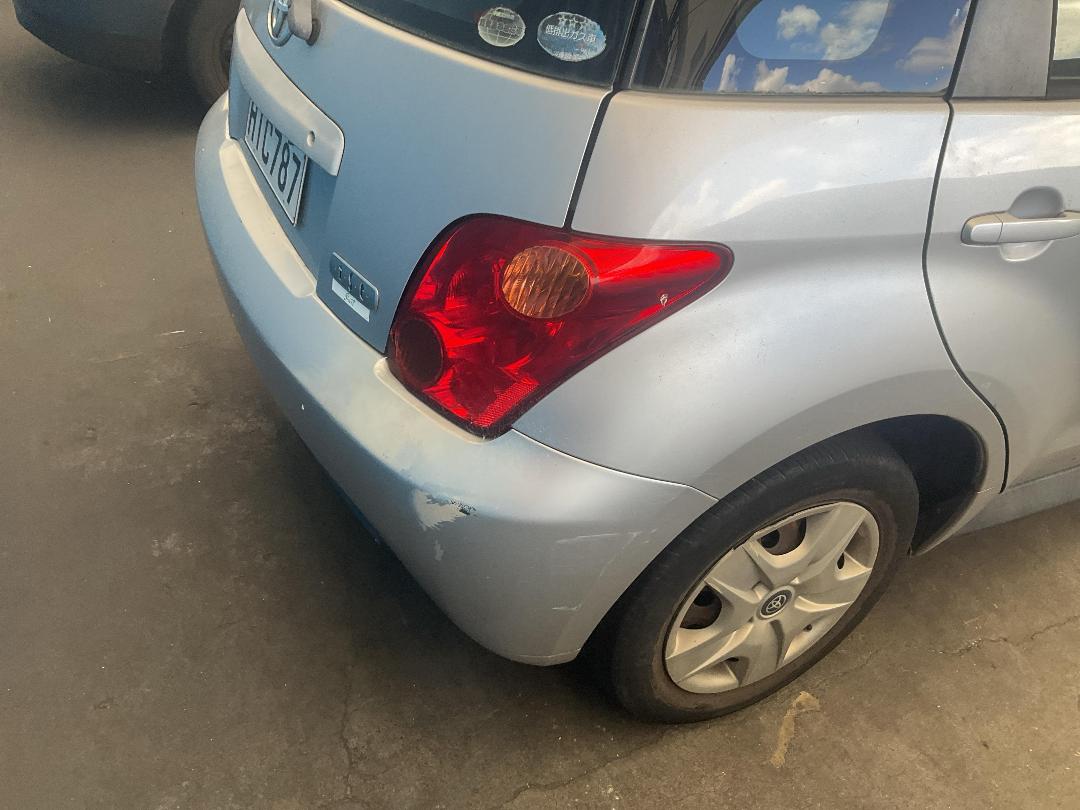 Photo '16' of Toyota IST Photo '16' of Toyota IST