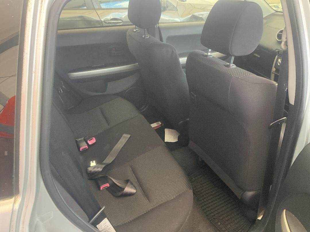 Photo '23' of Toyota IST Photo '23' of Toyota IST