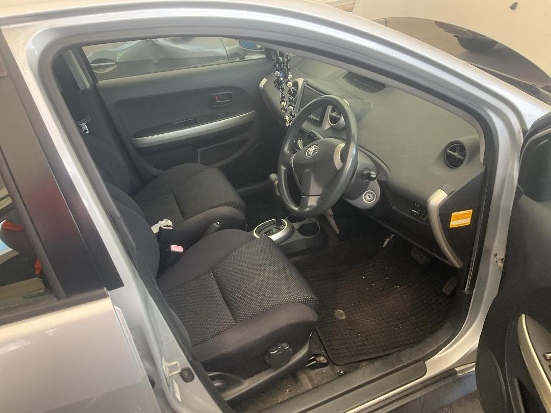 Photo '22' of Toyota IST Photo '22' of Toyota IST