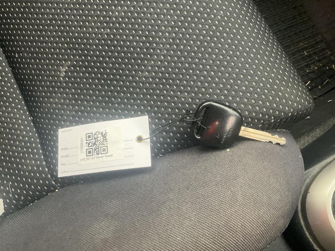 Photo '21' of Toyota IST Photo '21' of Toyota IST