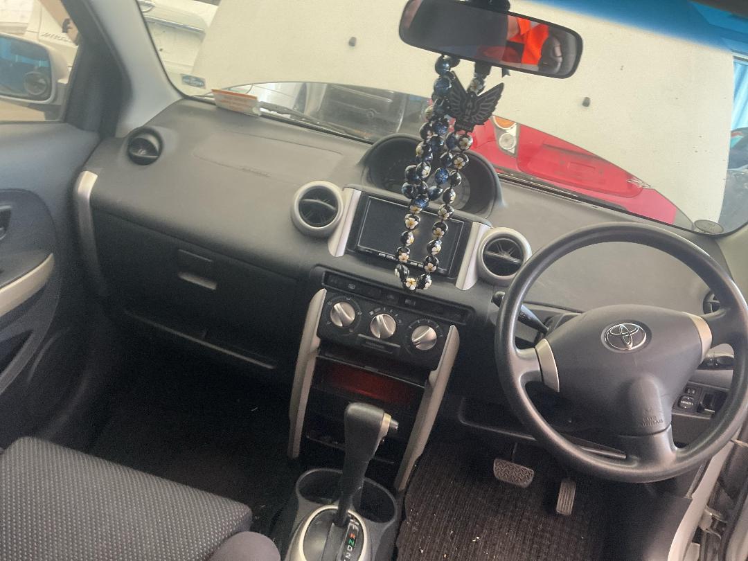 Photo '24' of Toyota IST Photo '24' of Toyota IST