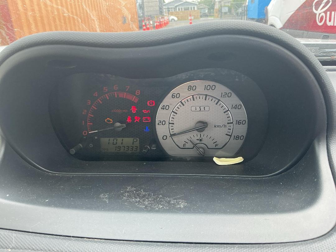 Photo '14' of Toyota IST