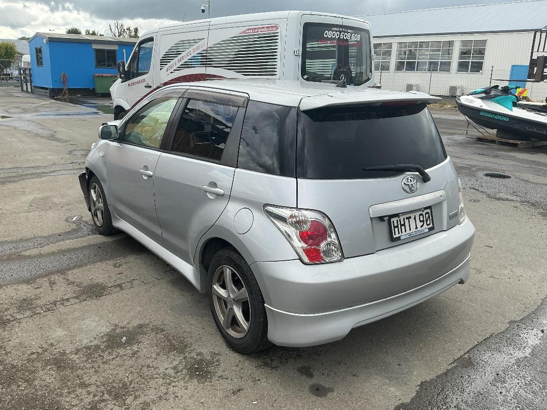 Photo '4' of Toyota IST