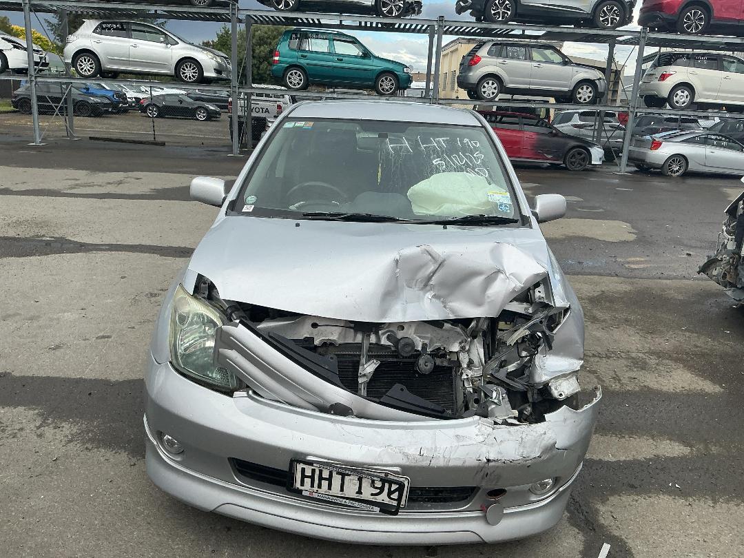 Photo '2' of Toyota IST