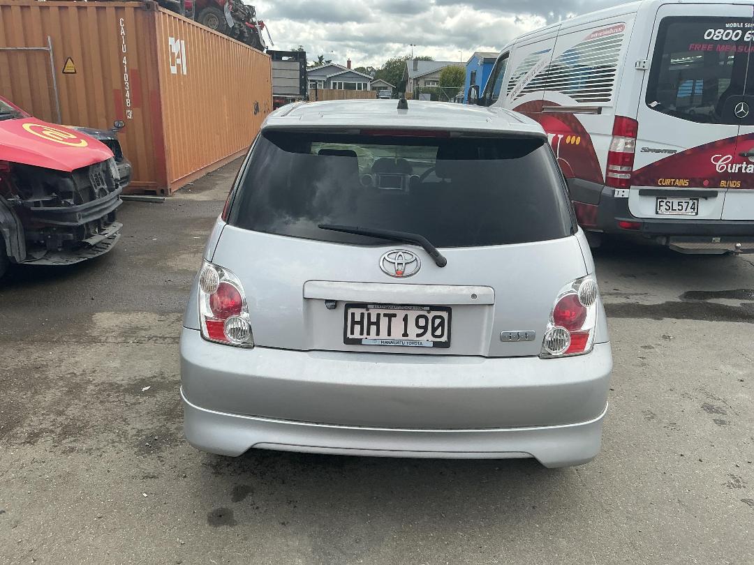 Photo '5' of Toyota IST