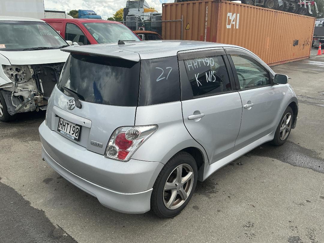 Photo '6' of Toyota IST