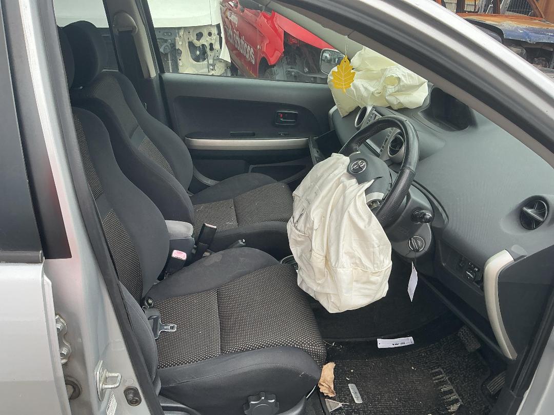 Photo '16' of Toyota IST