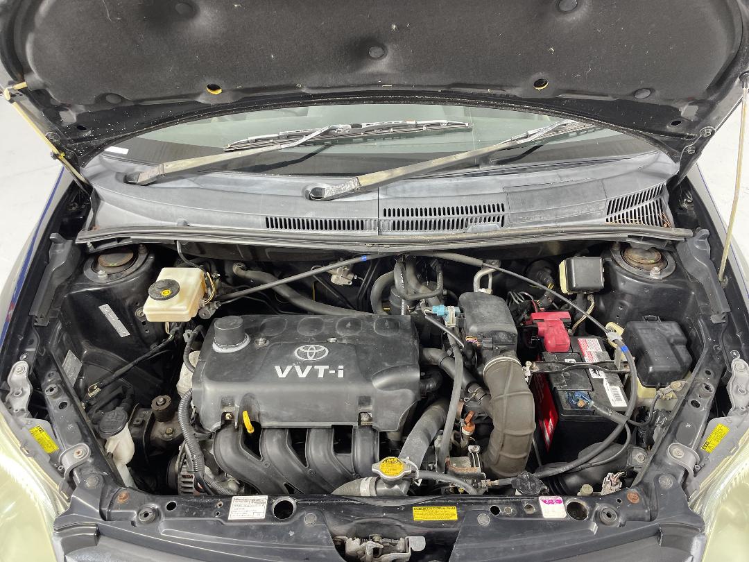 Photo '13' of Toyota IST