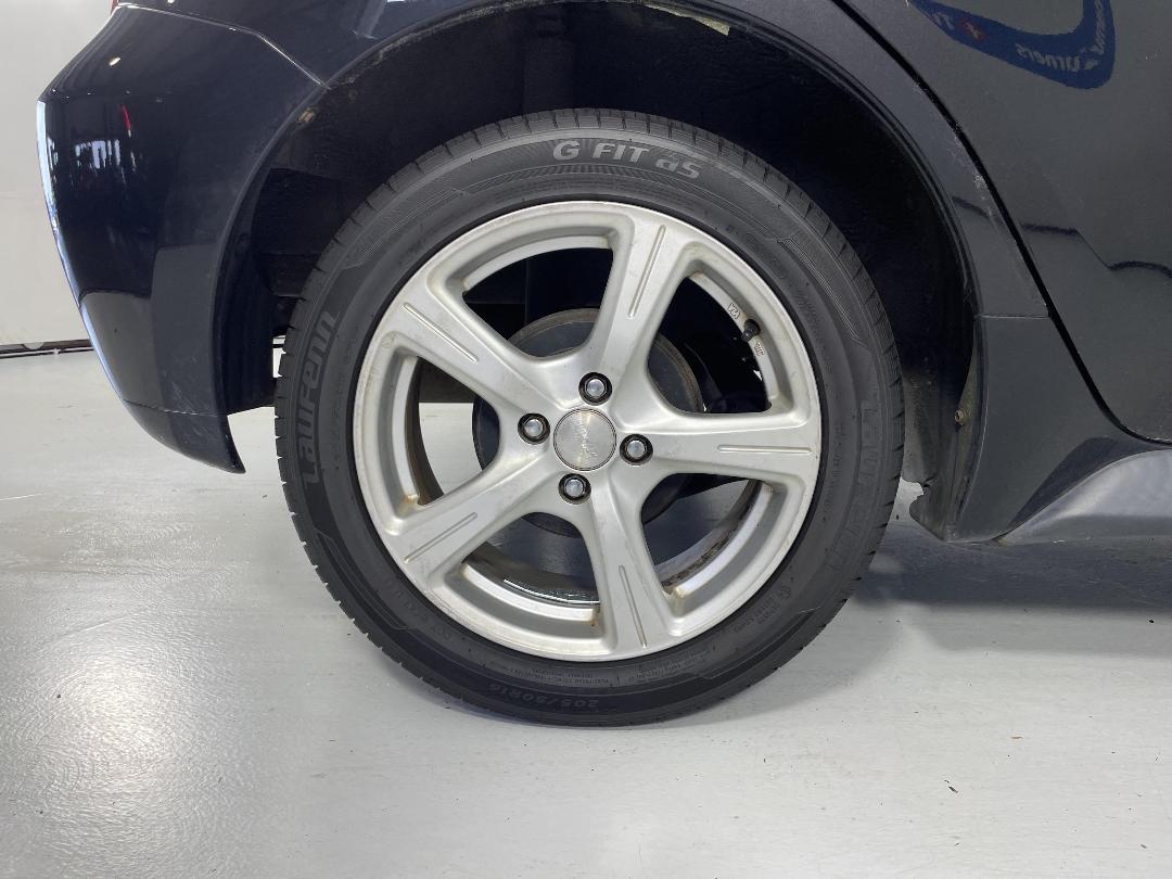 Photo '12' of Toyota IST