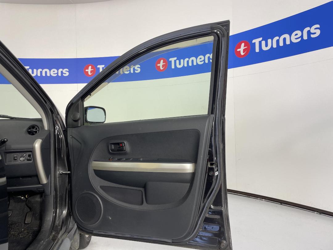 Photo '15' of Toyota IST