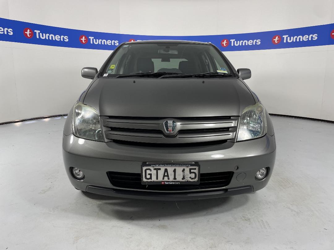 Photo '2' of Toyota IST