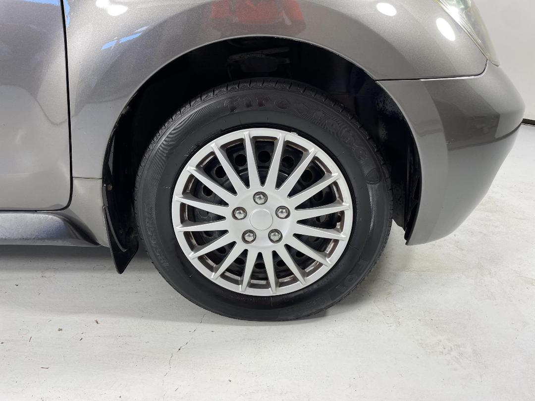 Photo '9' of Toyota IST